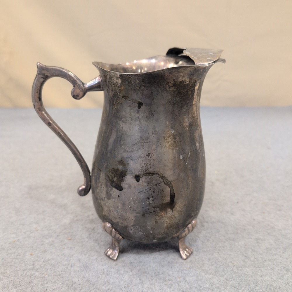 International Silver Co Handmade Silverplated Footed Pitcher with Lid - Picture 3 of 6